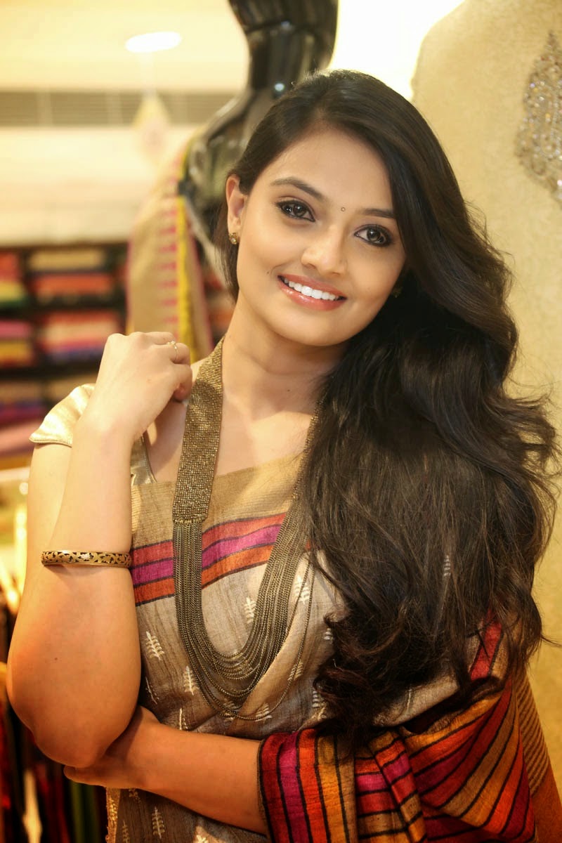 Nikitha Narayan Hot Spicy Cute Image Wallpapers